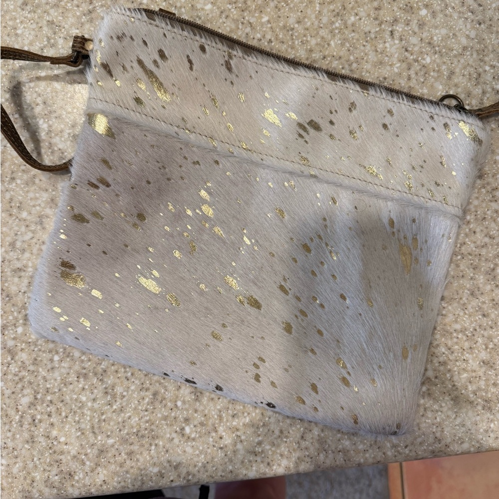 Elegant Gold and Cream Women's Bag